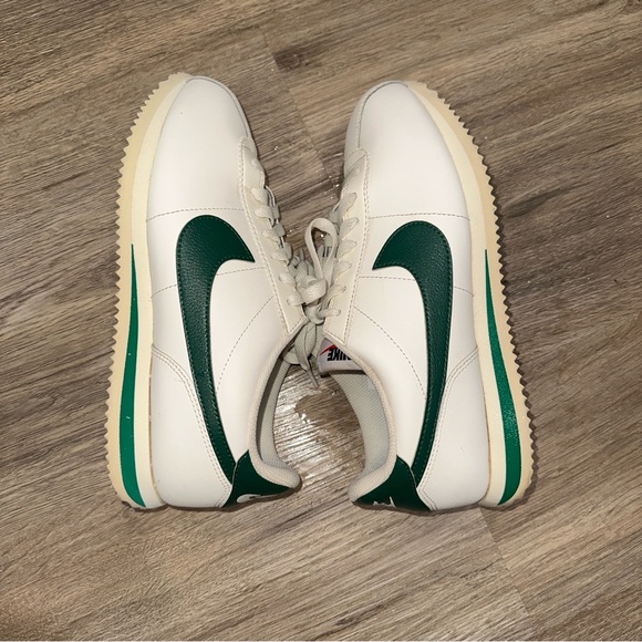 {preloved} Nike Women’s Cortez White and Green Sneakers - Picture 6 of 9